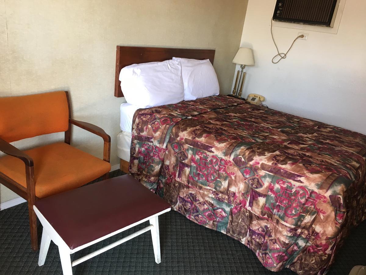Skyliner Motel Stroud ภายนอก รูปภาพ