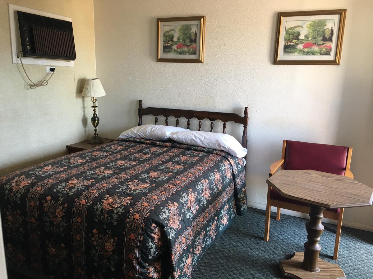 Skyliner Motel Stroud ภายนอก รูปภาพ