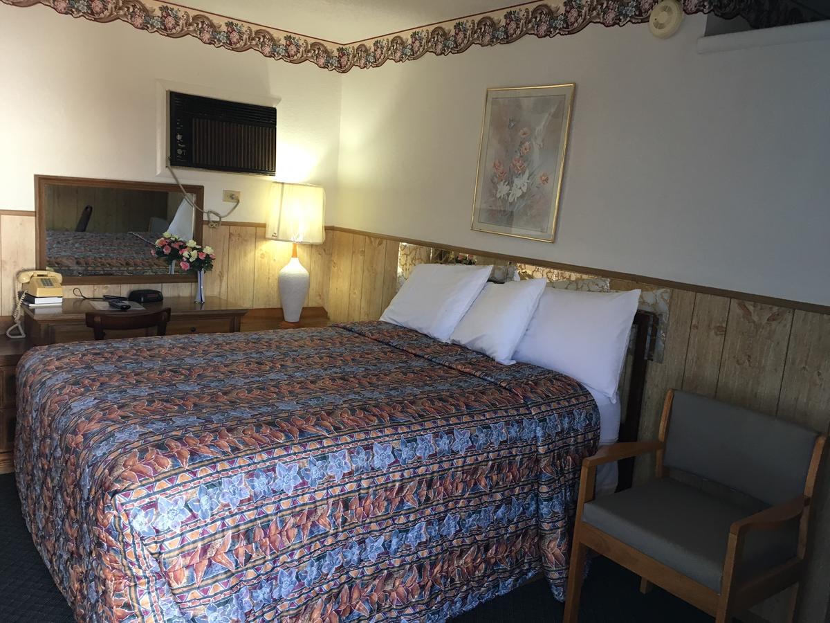 Skyliner Motel Stroud ภายนอก รูปภาพ