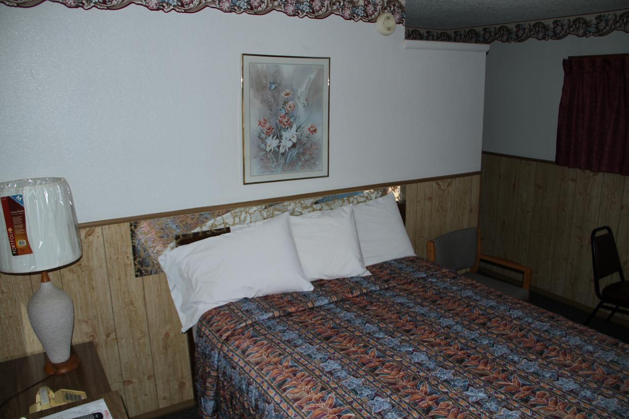 Skyliner Motel Stroud ภายนอก รูปภาพ