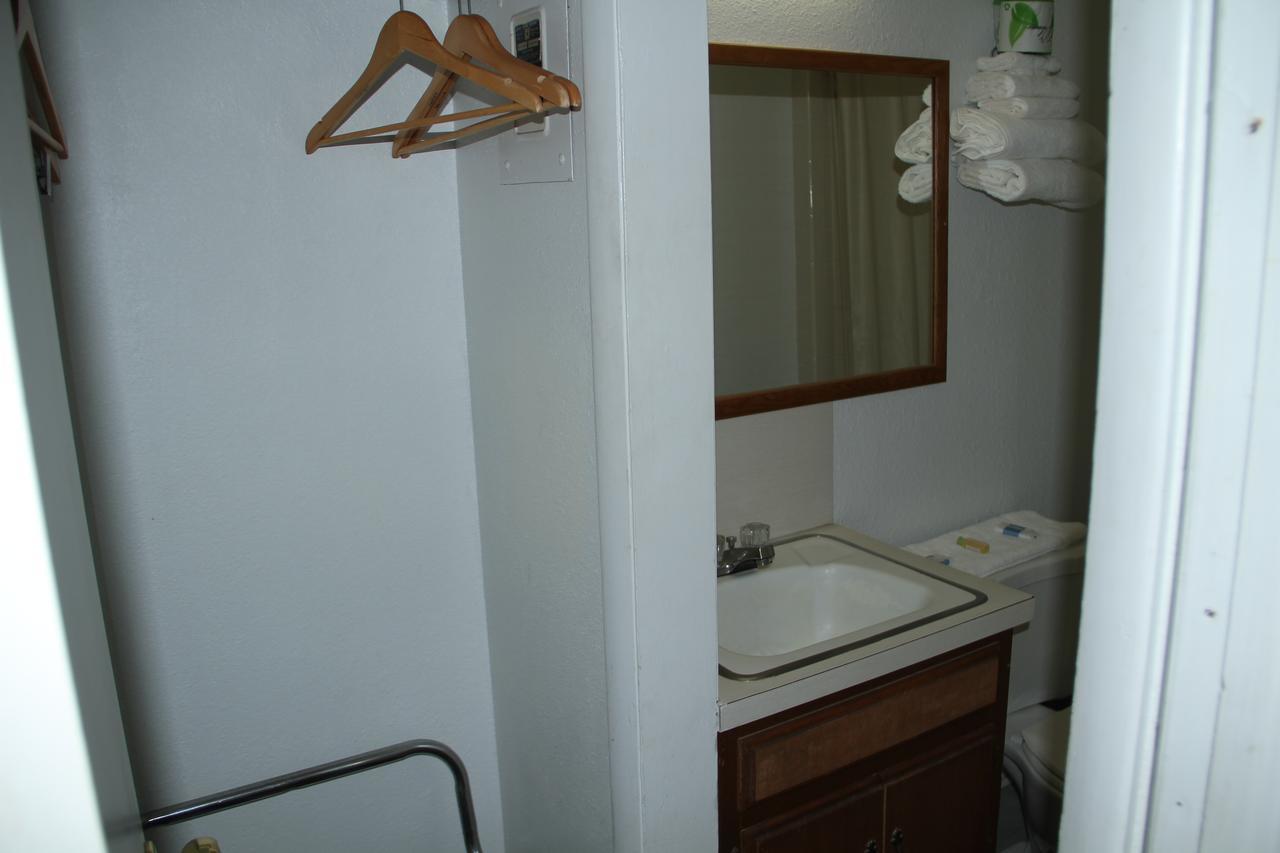 Skyliner Motel Stroud ภายนอก รูปภาพ