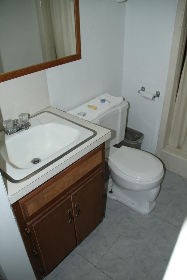 Skyliner Motel Stroud ภายนอก รูปภาพ
